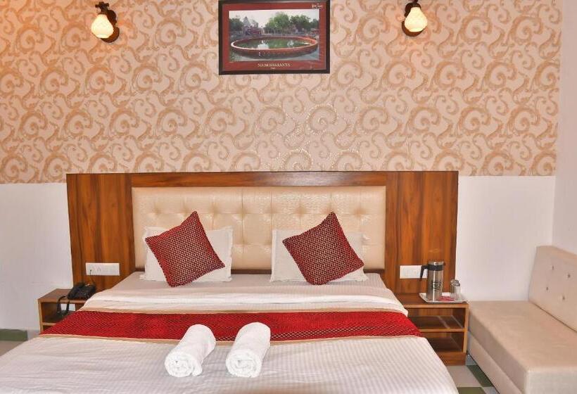 Номер Стандарт, Sidhartha Walking Distance From Tajmahal