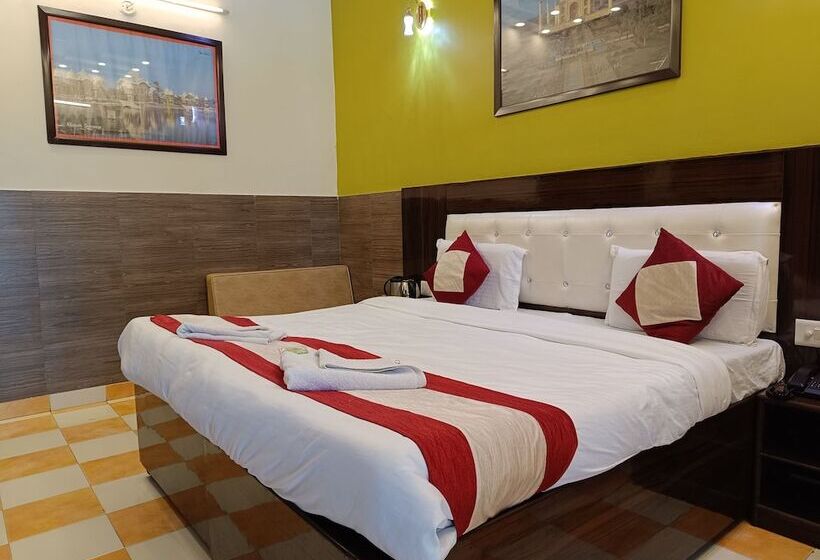 Номер Стандарт, Sidhartha Walking Distance From Tajmahal