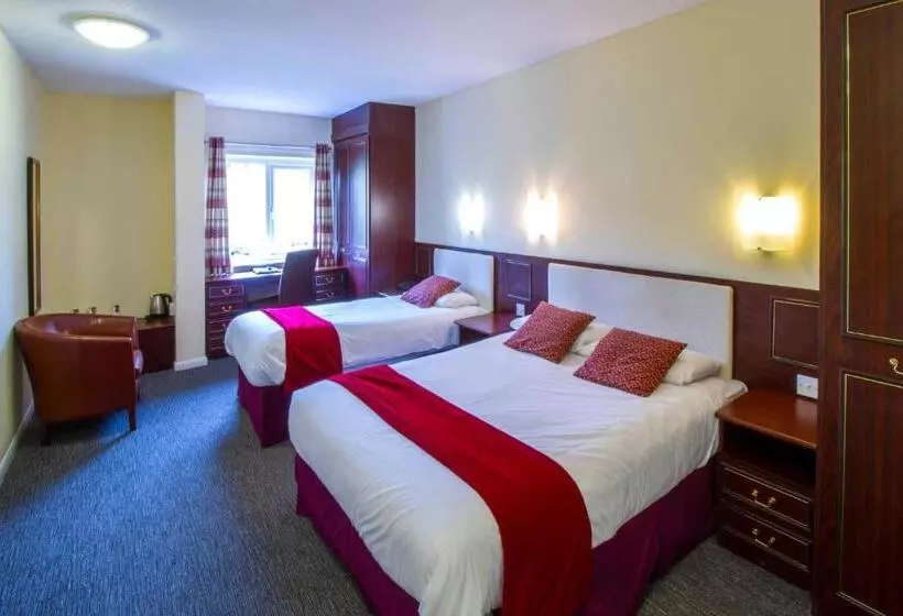 ファミリールーム, Springfield Hotel & Health Club