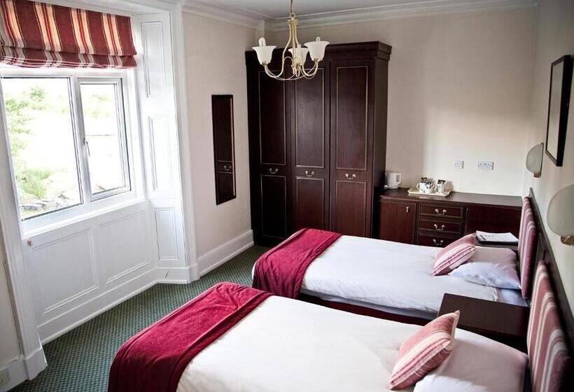 家庭间, Springfield Hotel & Health Club