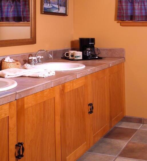 חדר סטנדרט מותאם לאדם עם מוגבלויות, Weasku Inn