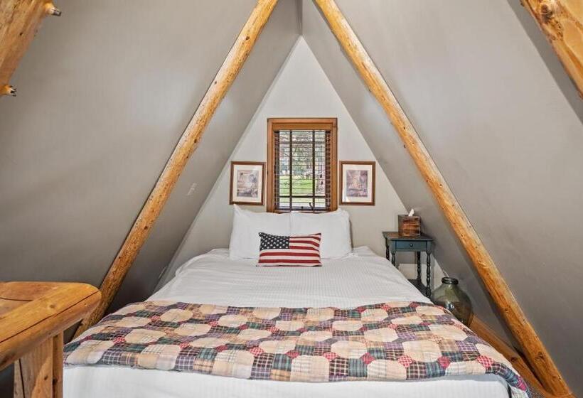 סוויטה משפחתית, Weasku Inn