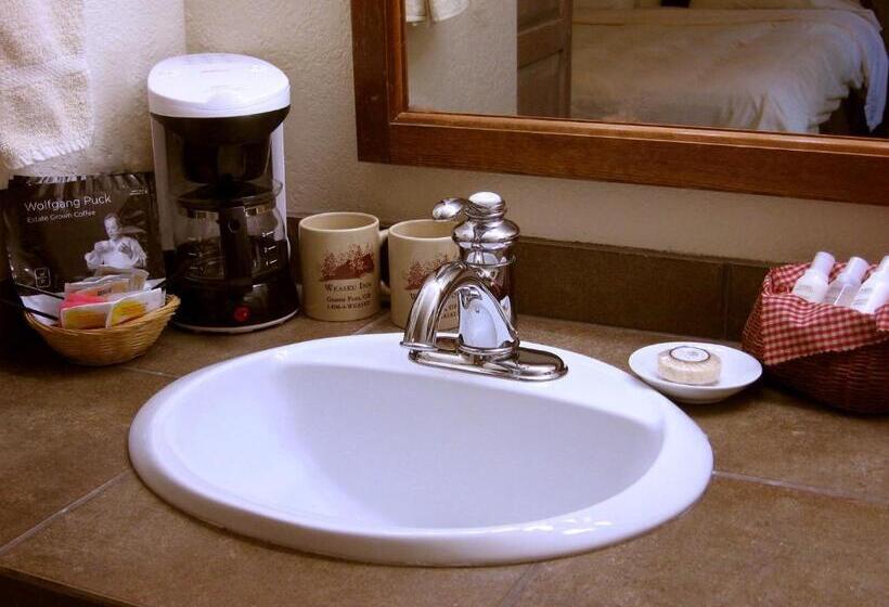 דירת חדר, Weasku Inn