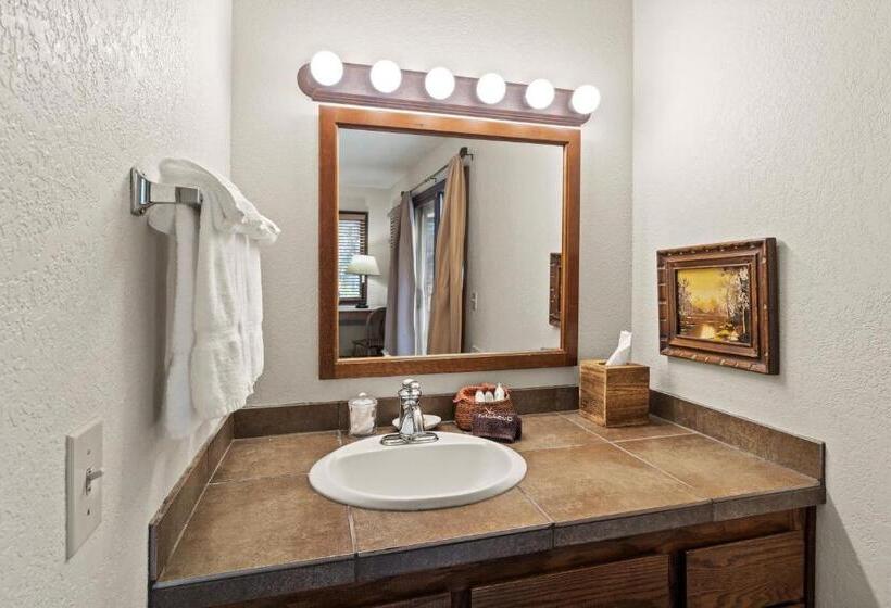 דירת חדר, Weasku Inn