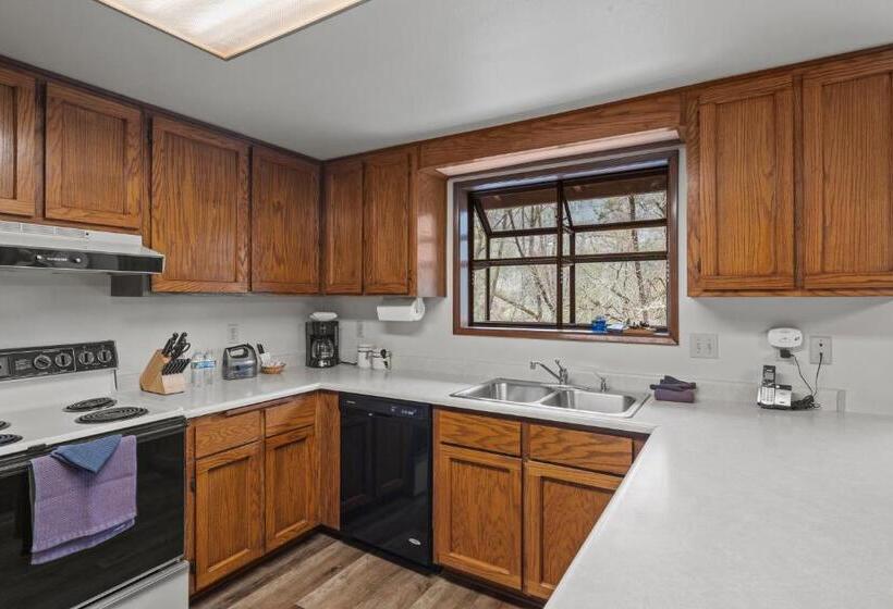 דירת חדר, Weasku Inn