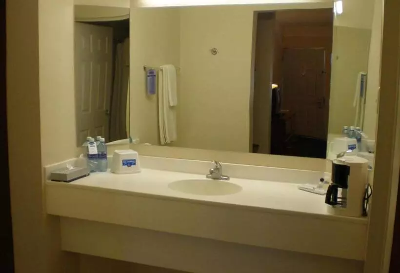 スタンダードルーム, American Inn Hotel & Suites Parral