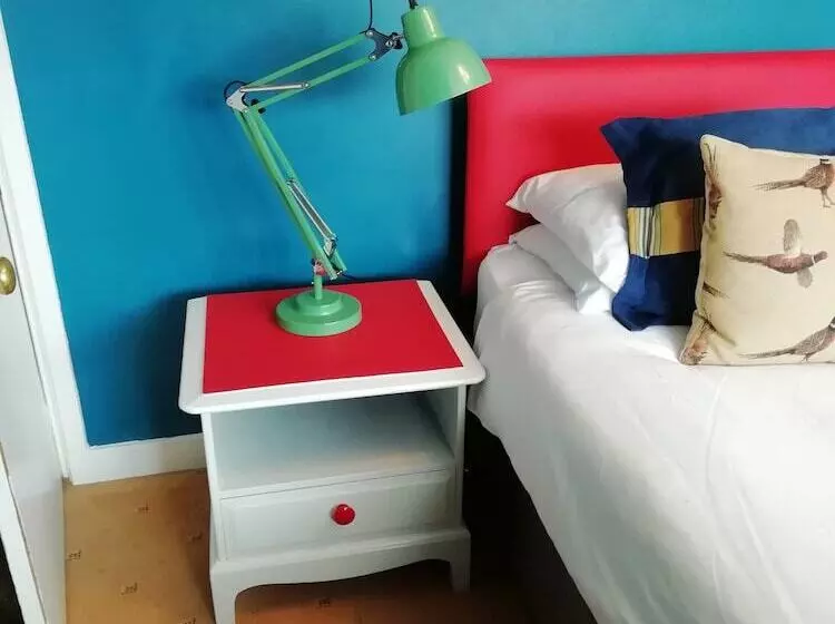 Classic Room King Bed, Argyle Guest House