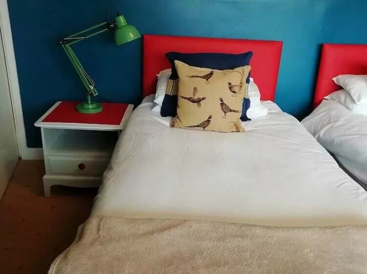 Classic Room King Bed, Argyle Guest House