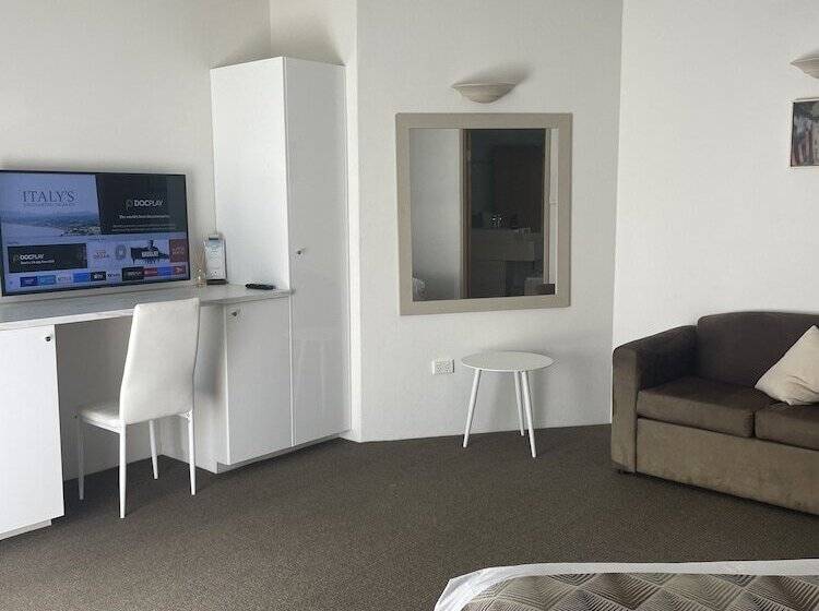 חדר דלוקס מיטת קווין, Oasis Inn Ulladulla