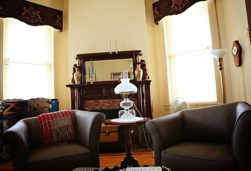 غرفة قياسية, The Bennett House Bed & Breakfast