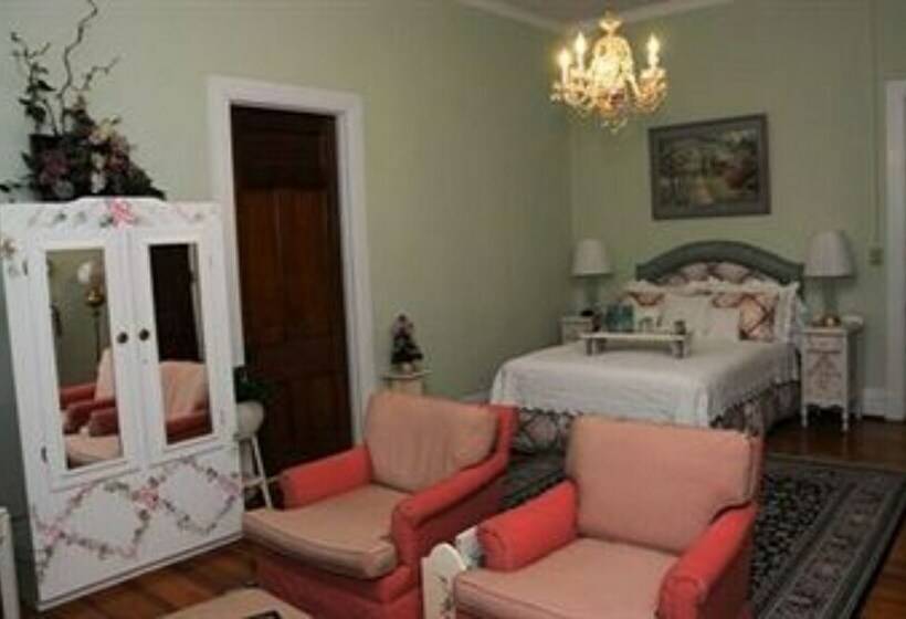 غرفة قياسية, The Bennett House Bed & Breakfast