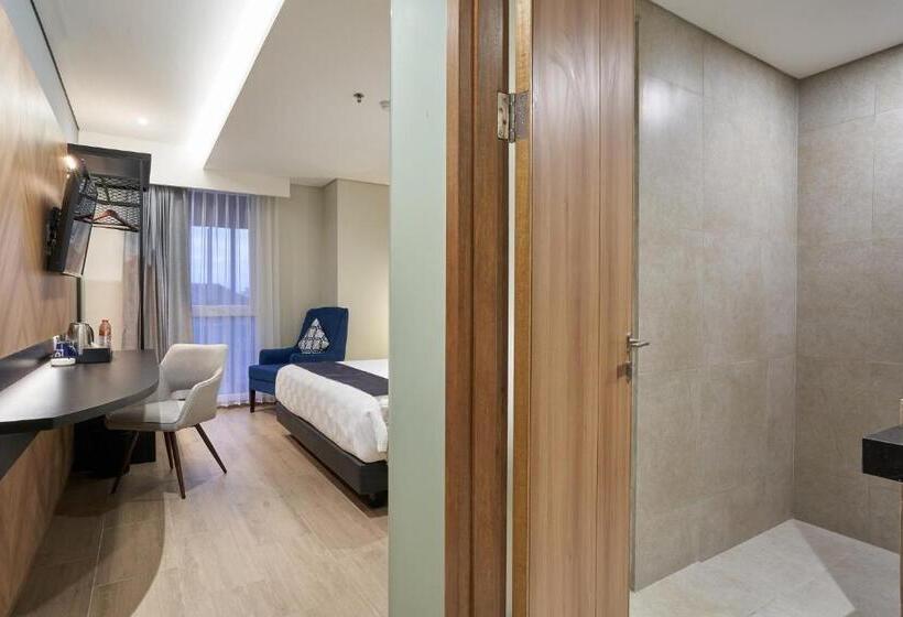 キングサイズベッドのスタンダードルーム, Cordela Suites Tasikmalaya