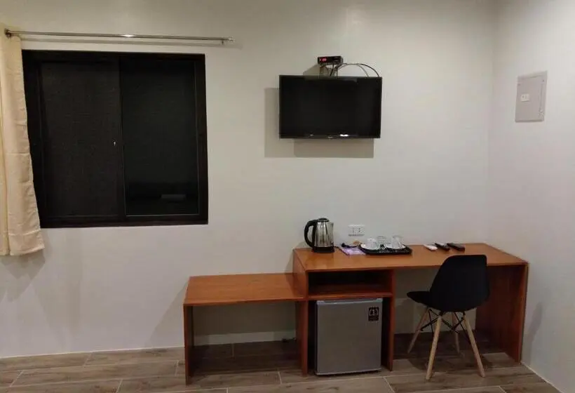 Camera Quadrupla Standard, Sbg Resort Lambug