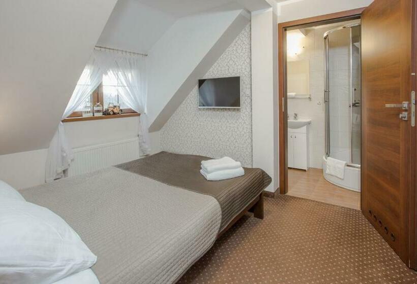 חדר קלאסי לשלושה, Zajazd Drogorad Restauracja I Noclegi