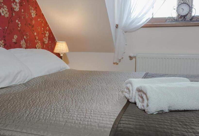 חדר קלאסי לארבעה, Zajazd Drogorad Restauracja I Noclegi