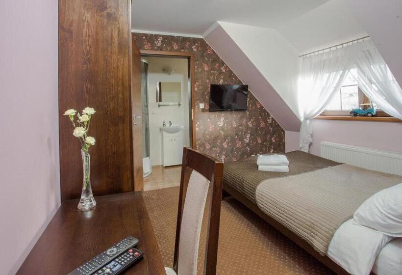 חדר קלאסי לארבעה, Zajazd Drogorad Restauracja I Noclegi