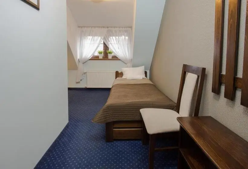 Basic Yhden Hengen Huone, Zajazd Drogorad Restauracja I Noclegi