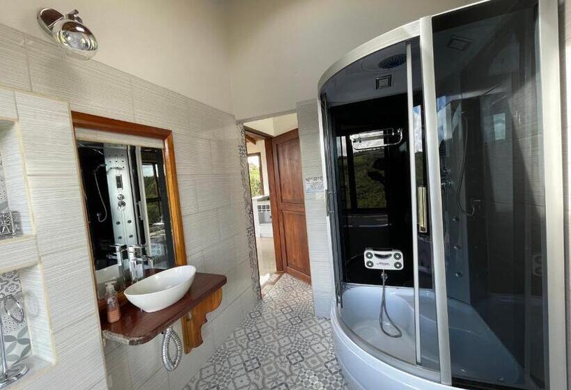 חדר סטנדרט עם ג'קוזי, Glamping Ancestros Ecoparque