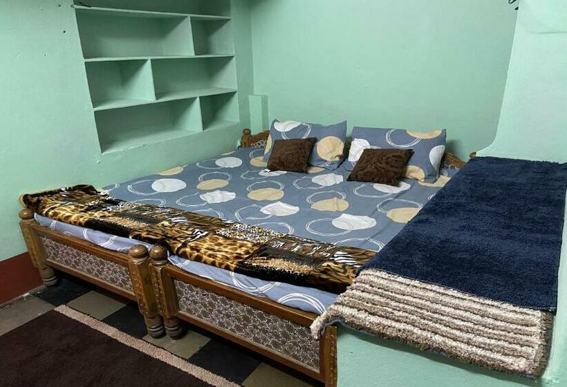 Трехместный Номер Классика, Spot On 85777 Navadurga Lodge
