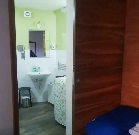 デラックスルーム, Morry S Lodge Guest House