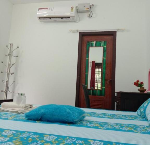 Номер Стандарт Вид на Сад, Angels  Homestay Marari