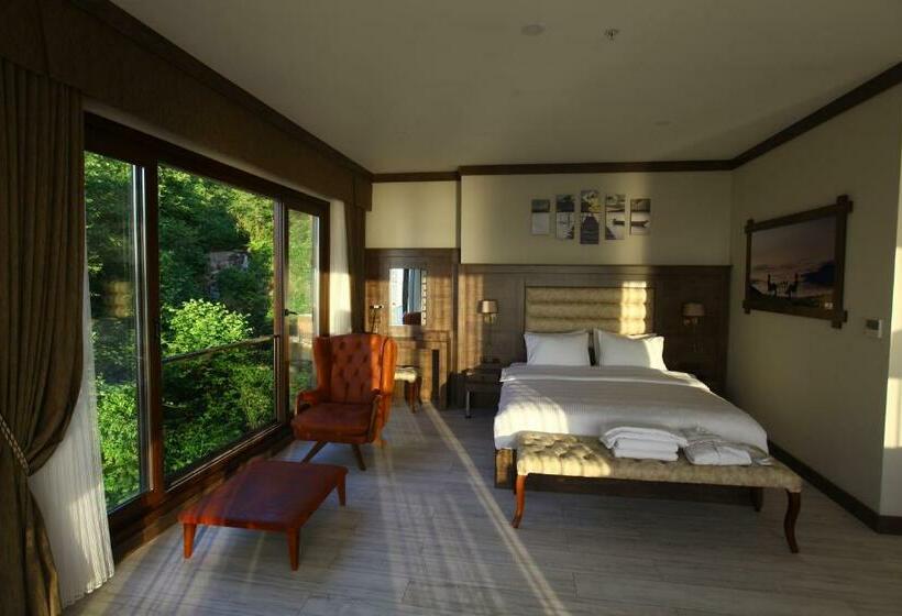 جناح, şelale Otel