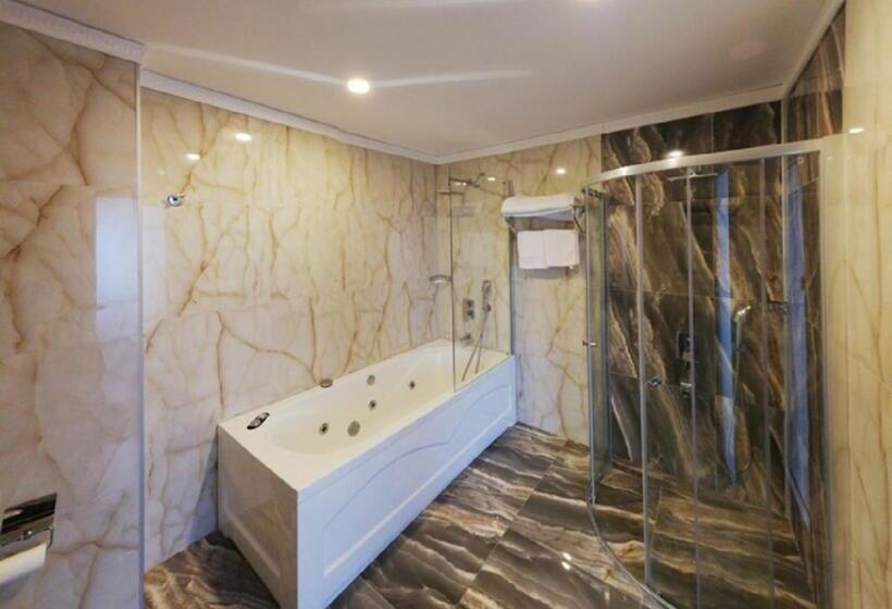 جناح, şelale Otel