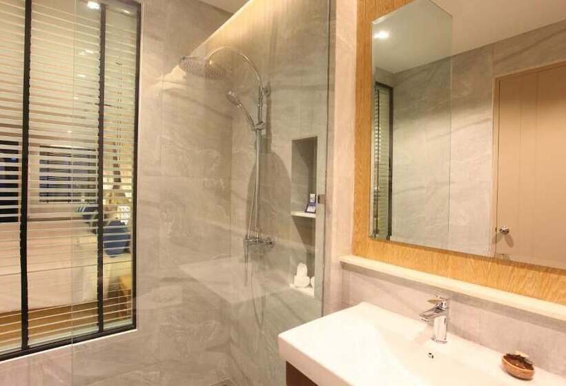 اتاق لوکس, Craft Resort & Villas, Phuket Town