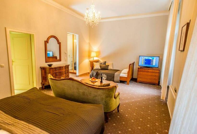 غرفة قياسية ثلاثية, De L Europe Gastein