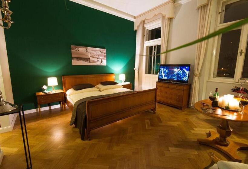 غرفة قياسية مزوَّدة بشُرفة, De L Europe Gastein