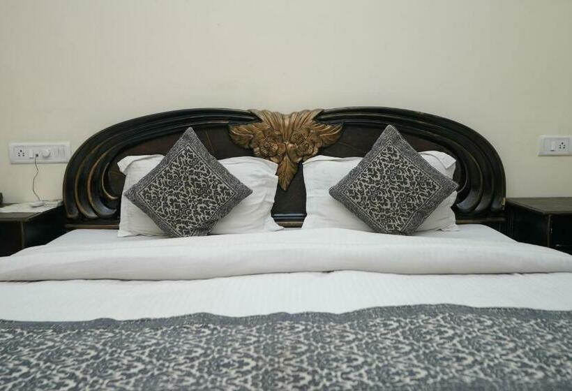 豪华房间, Silver Arc