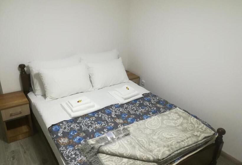 اتاق لوکس, Karavan 123