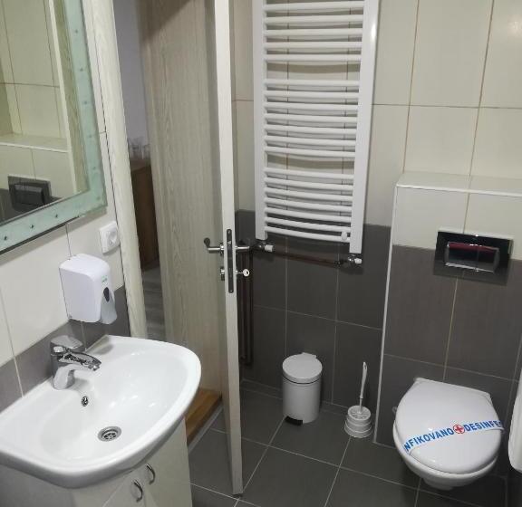 اتاق راحتی سه تخته, Karavan 123