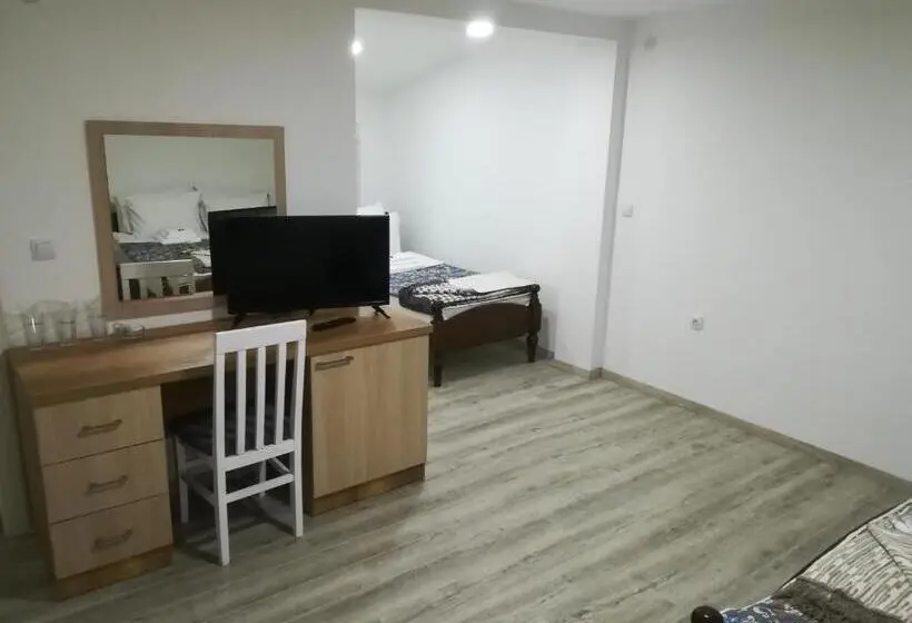 Quarto Triplo Deluxe, Karavan 123