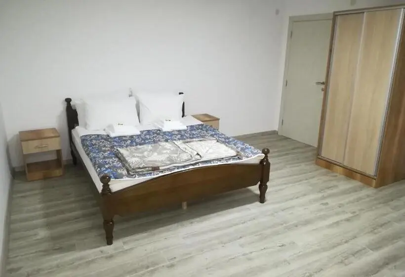 Quarto Triplo Deluxe, Karavan 123