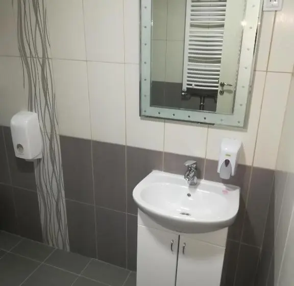 Quarto Triplo Deluxe, Karavan 123