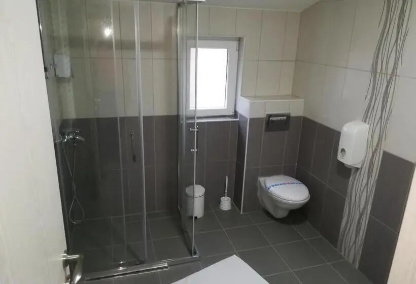 Quarto Triplo Deluxe, Karavan 123