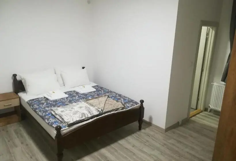 Quarto Quádruplo Deluxe, Karavan 123