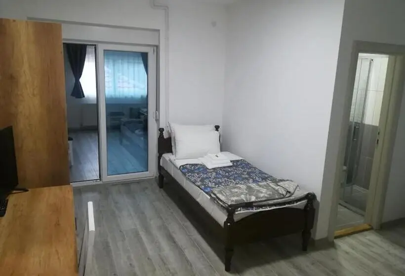Quarto Quádruplo Deluxe, Karavan 123