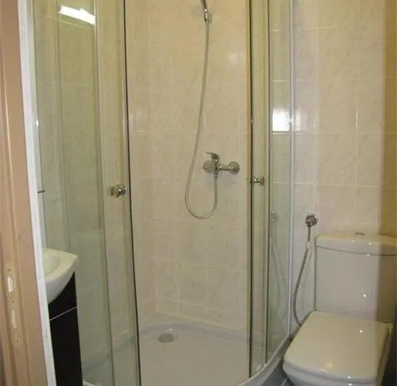 3 Bedroom Suite, Pávai Vendégház