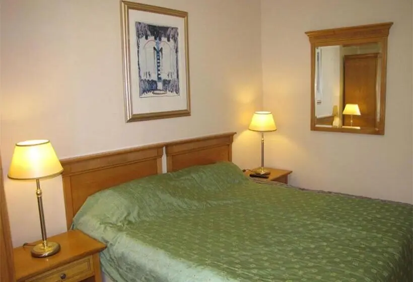 3 Bedroom Suite, Pávai Vendégház