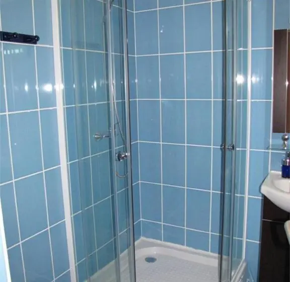 3 Bedroom Suite, Pávai Vendégház