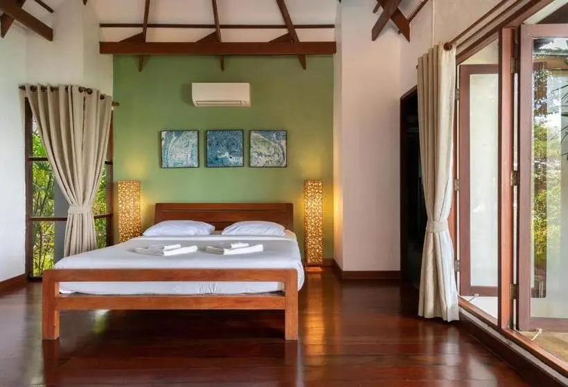 Suite with Pool, Captain Hook Resort @koh Kood