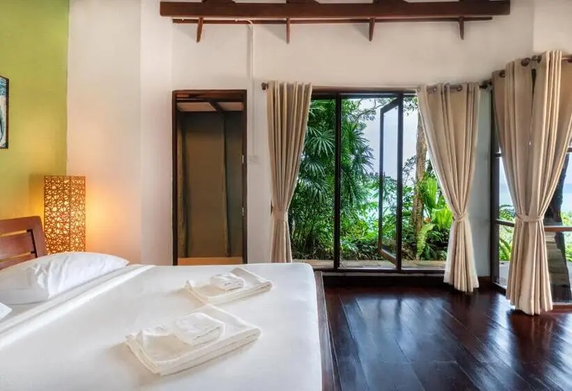 Suite with Pool, Captain Hook Resort @koh Kood