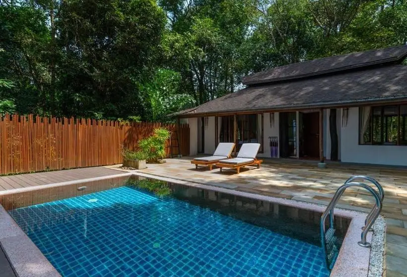 Suite with Pool, Captain Hook Resort @koh Kood