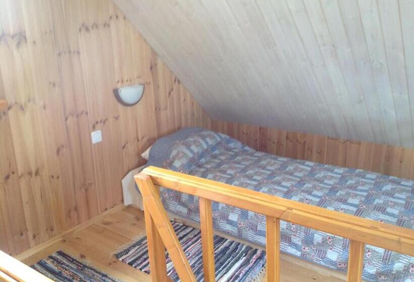 1 Sovrums Hus, Dobilas Ir Jura