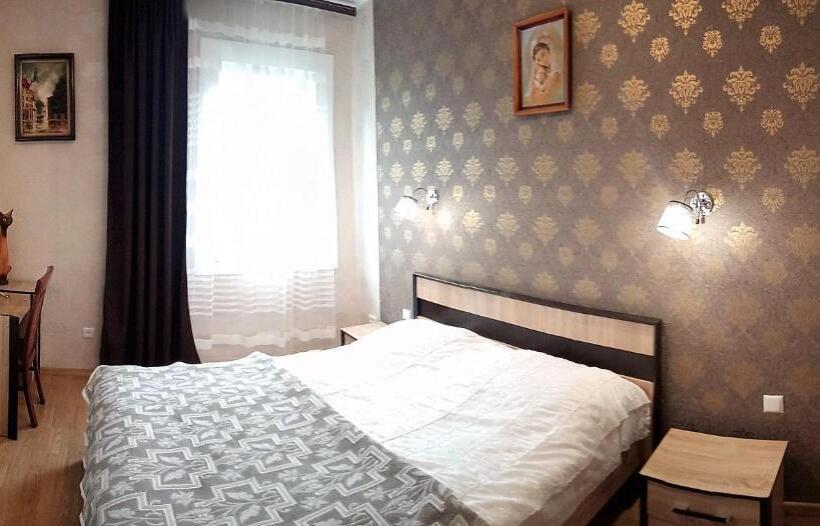 Aile Süiti, сонячна