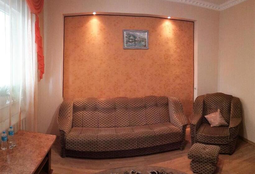 Aile Süiti, сонячна