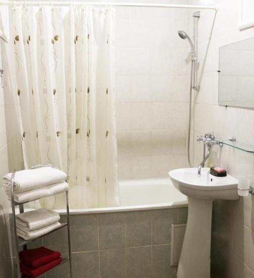 Şehir Manzaralı Süit, сонячна