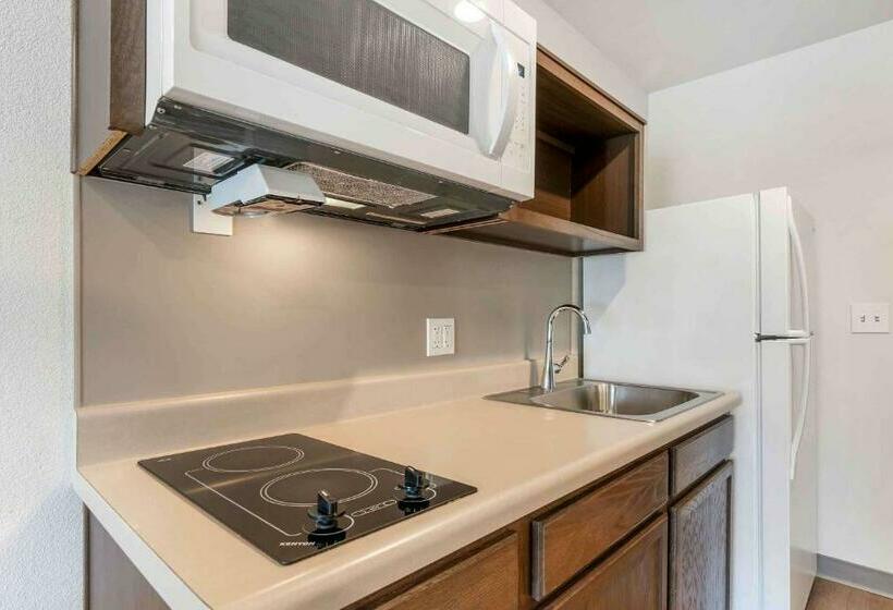 Standard Szoba King Size Bed, Extended Stay America Suites  Portland  East